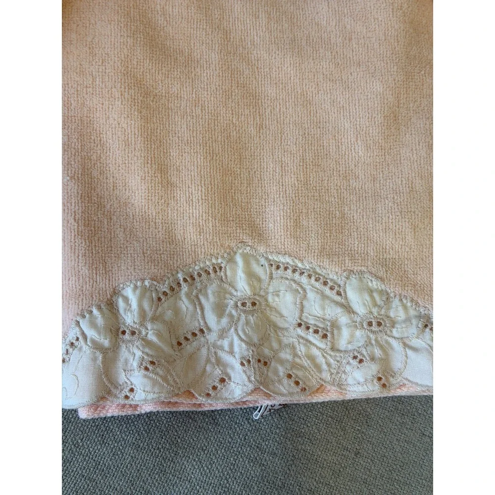 Set of 3 Vintage Avanti Peach Lace Trim Towels Romantic Cottage Bath Decor 30x16